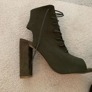 Beautiful green Steve Madden open heel booties
